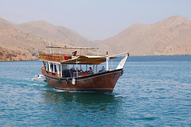Khasab Musandam Full Day dhow cruise with lunch and Snorkeling - Lunch onboard: buffet, fruits, and the coffee-and-tea detail that matters