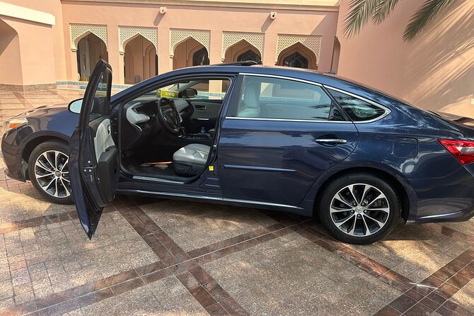 Muscat: Airport Private Transfer to/from all Muscat Hotels - Entering the arrivals hall: how the pickup works in Muscat