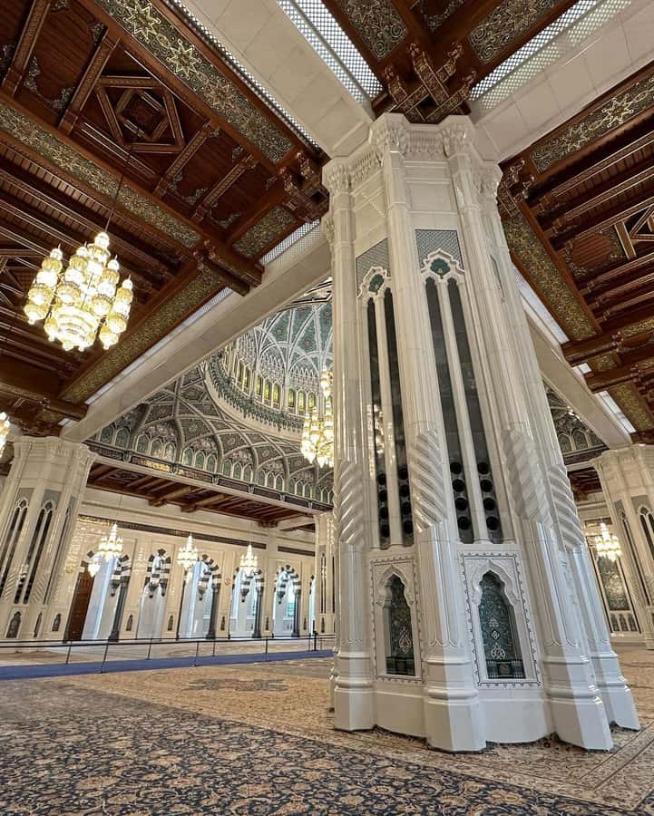 Muscat City Tour and life with Omani Guy ( luxury car). - Old Muscat viewpoints, Alam palace, and Portuguese forts for photos