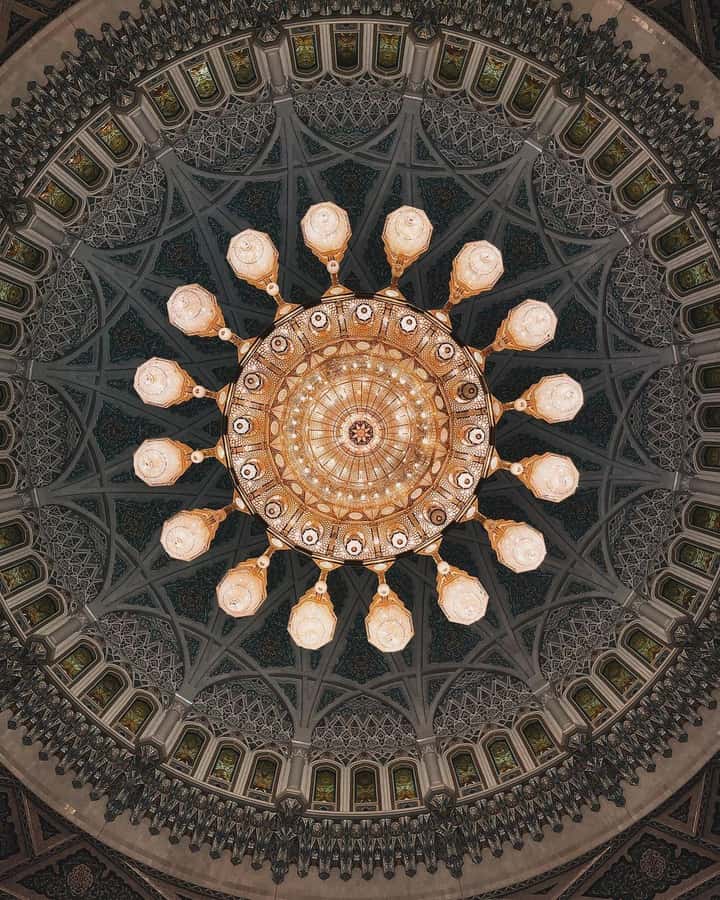 Muscat City Tour and life with Omani Guy ( luxury car). - Guides make the difference, and names you might hear