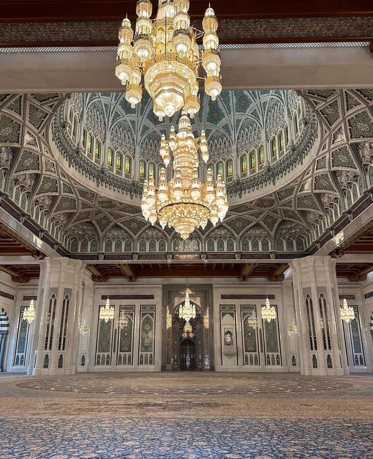 Muscat City Tour and life with Omani Guy ( luxury car). - Price, value, and what you should budget