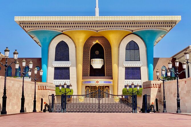 Muscat City Tour with Omani Guide (Private). - Al Alam Palace and the Portuguese forts: the easiest way to picture old Muscat