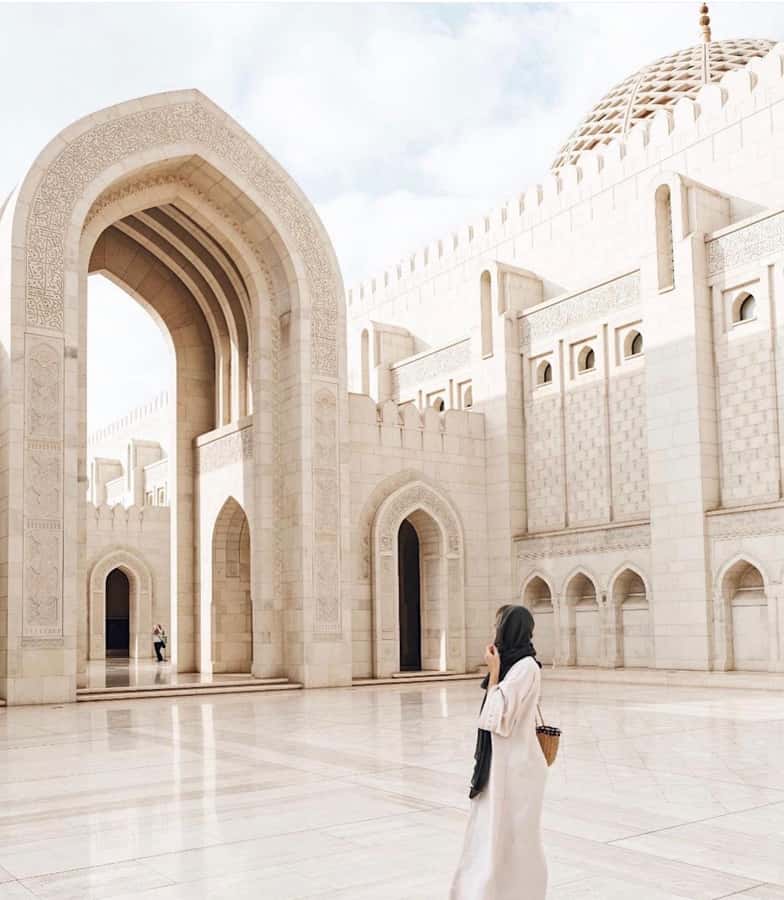 muscat city tour with pick up SMALL GROUP 7 PEOPLE MAX - Muttrah Souk: where the city turns real