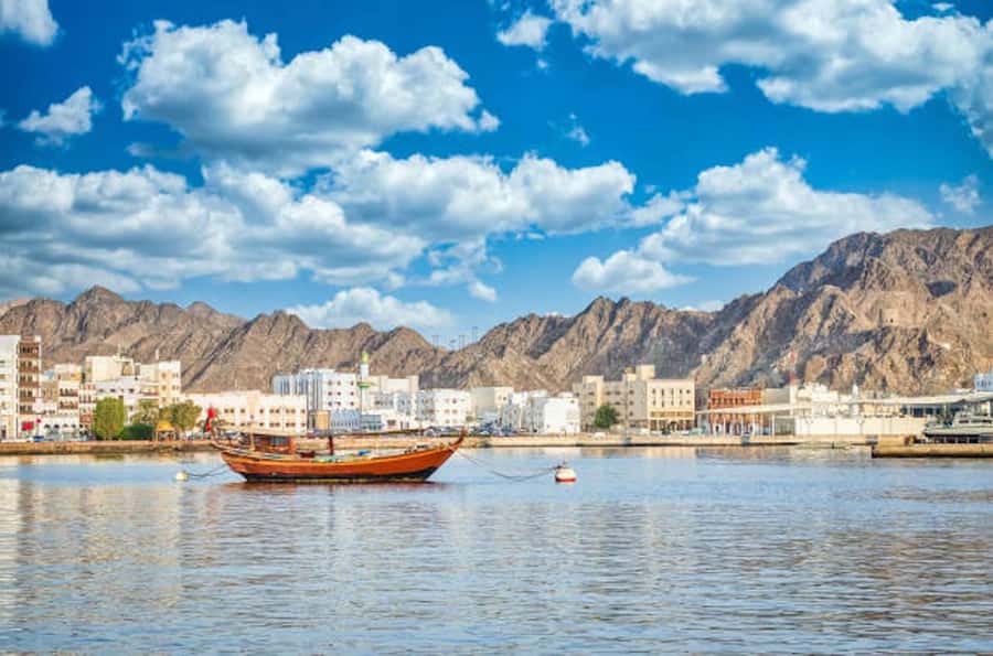 muscat city tour with pick up SMALL GROUP 7 PEOPLE MAX - Small-group logistics: what the max 7 really means
