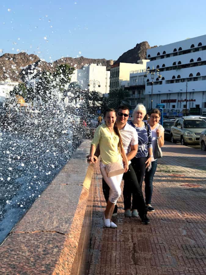 Muscat: Day Tour with Omani Lunch, Hotel Pickup, and Airfare - Muttrah Souk: hats, frankincense, and food tasting time