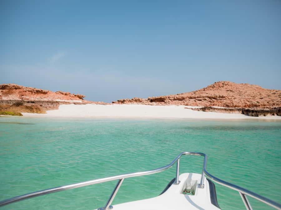 Muscat: Daymaniat Islands Snorkeling Tour with Refreshments - Entering the Daymaniyat Experience From Muscat (and Why People Love It)