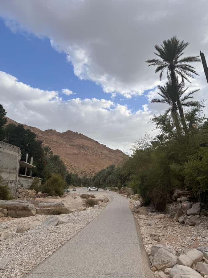 Muscat: Desert Sunset &Wadi Bnai Khalid Full-Day Tour+Lunch - The Traditional Lunch Plus Snacks And Drinks That Actually Help