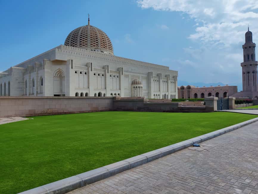 Muscat: Full-Day Private City Tour by luxury Car with Guide - Key highlights before you go