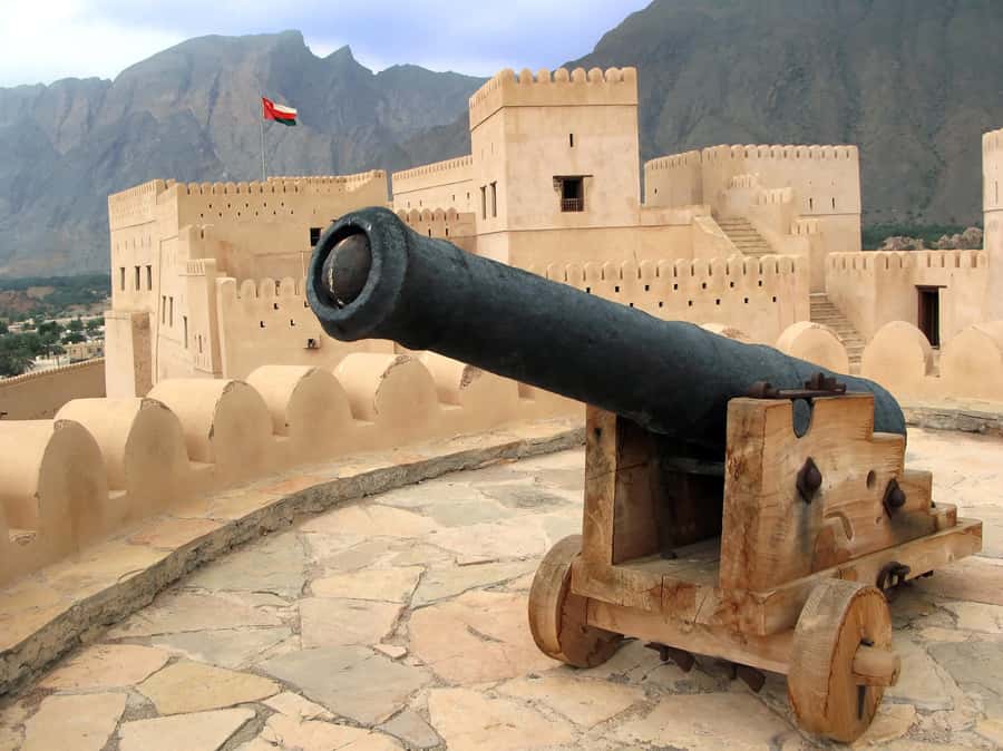 Muscat: full day tour to Nakhal, Rustaq and hot springs - Nakhal Fort: coffee, views, and walking time that does not feel like a chore