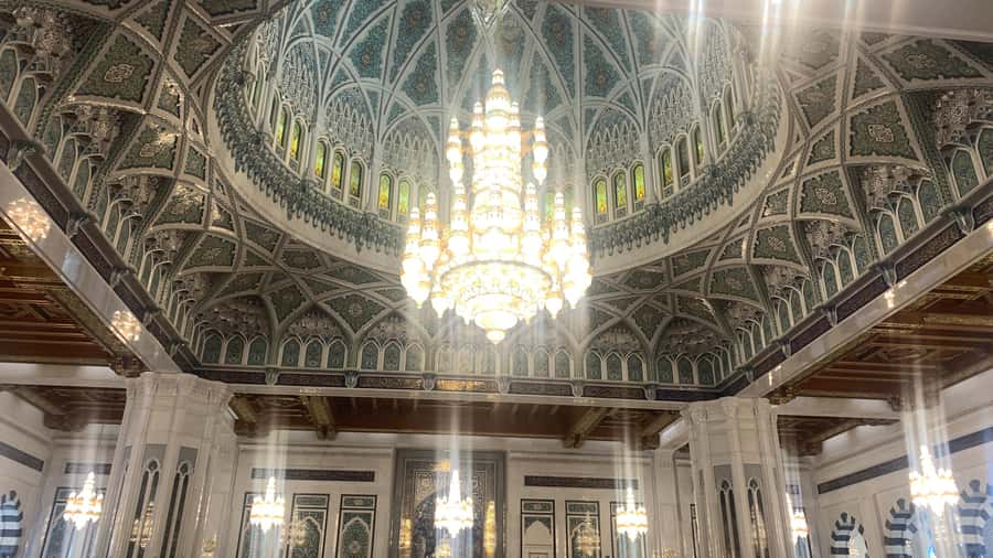 Muscat: Group City Tour with Pickup and Lunch or Dinner - Qurum Beach Tea Stop: A Small Break That Resets the Day