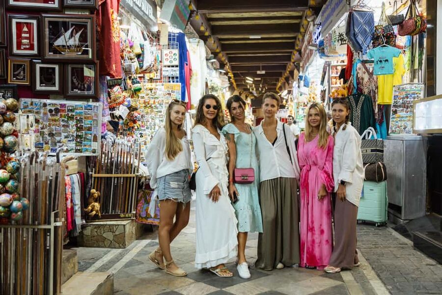 Muscat: Guided Walking Tour of Corniche, Souq & Mutrah Fort - Key highlights
