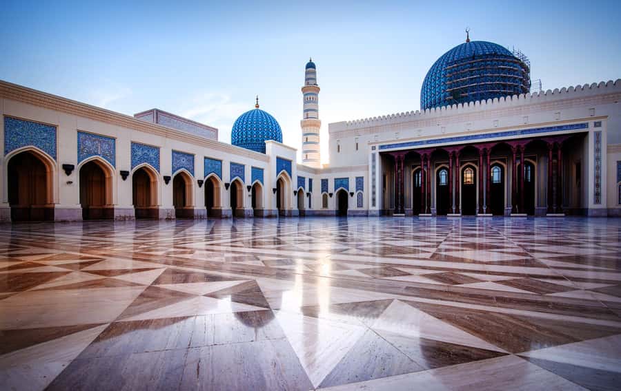 Muscat life and culture (private tour) - Sultan Qaboos Grand Mosque: awe you can actually understand