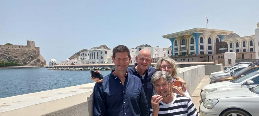 Muscat: Night Tour 4 Hours - Pickup, Timing, and Your Guide (English + Audio Options)