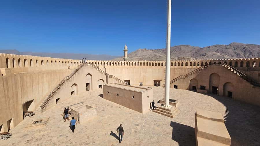 Muscat: Nizwa, Birkat Al Mouz & Oman Across Ages Museum - Pickup and the road out of Muscat