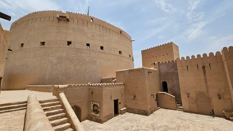 Muscat: Nizwa, Birkat Al Mouz & Oman Across Ages Museum - Should you book this Muscat to Nizwa day trip?
