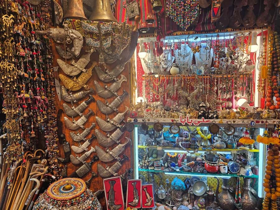 Muscat: Private City Guided Tour - Omani Tea and Bread Break: A Tiny Stop That Changes Your Pace