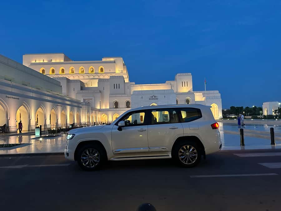 Muscat : private evening tour to discover With transfer - Corniche Sunset Stop: Sea Views, Quick Photos, and Room to Browse