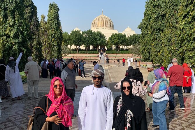 Muscat : Private morning tour in Muscat - Al Alam Palace and the castles right next door