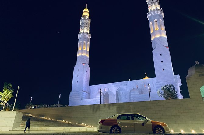 Muscat : Private tour evening - Al-Amin Mosque at dusk: what the stop is really for