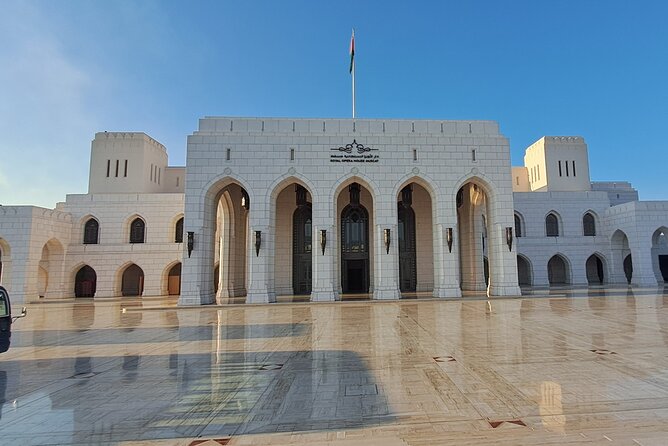 Muscat Tour - Half day - Mutrah Souq: Souvenirs with a Local Guide Advantage