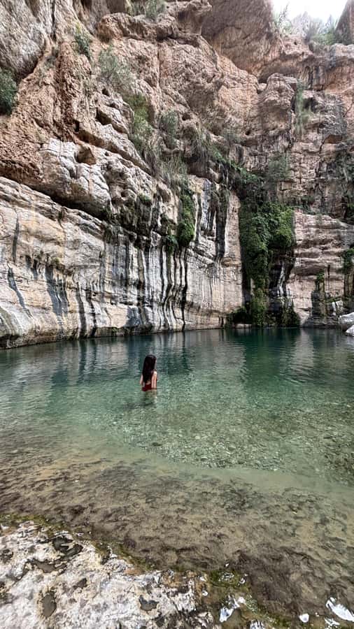 Muscat: Wadi Mibam Private Full Day Tour by 4x4 car - Lunch in Wadi Tiwi: local meal, simple pacing