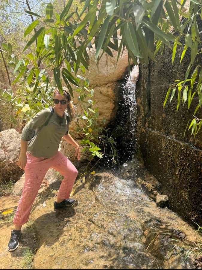 Muscat: Wadi Shab & Bimmah Sinkhole Tour with Pickup & Lunch - The Wadi Shab Waterfall Canyon: Where the Hike Becomes the Story