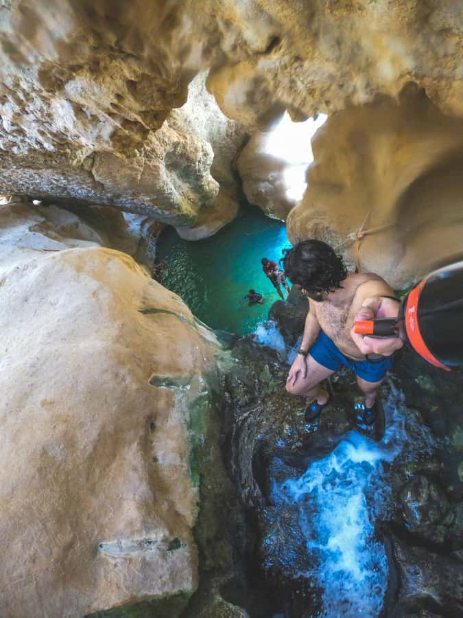 Muscat: Wadi Shab & Bimmah Sinkhole Tour with Pickup & Lunch - What to Pack for Wadi Shab and Bimmah Sinkhole Water Time