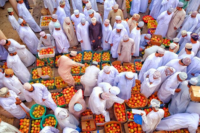 Nizwa- Al Hamra Old Village- Misfah Al Abryeen Full Day Tour - Nizwa Souq After the Fort: Crafts and Food That Make Sense Together