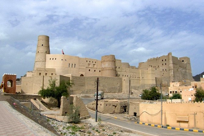 Nizwa Bahla & Jabrin Fort(Muscat tours) as private and custom trip - Private transport and the driver-guide role (what you are really paying for)