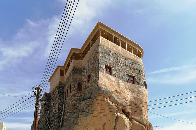 Nizwa. Hambra. Grand Canyon Oman - Nizwa market life, the cultural anchor of the morning