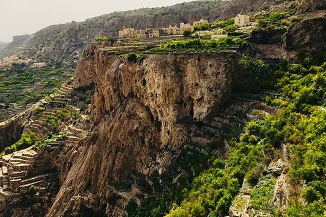 Nizwa & Jabel Akhder (Sharing) - Lunch, Soft Drinks, and the Real Meaning of a Shared Pace