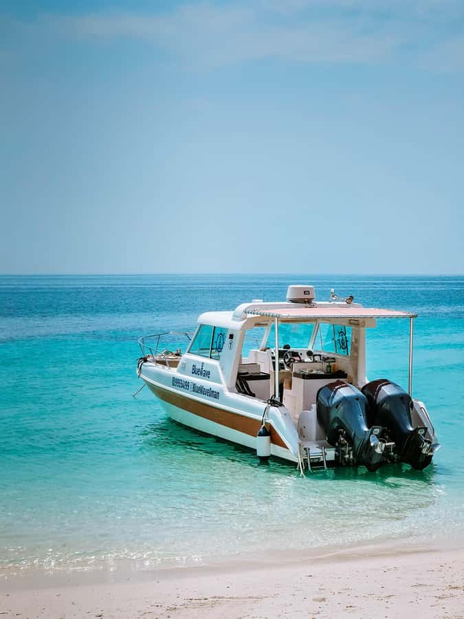 Oman: Daymaniyat Island Snorkeling Trip with Equipment - Getting to Al Mouj Marina and finding the Bluewave kiosk