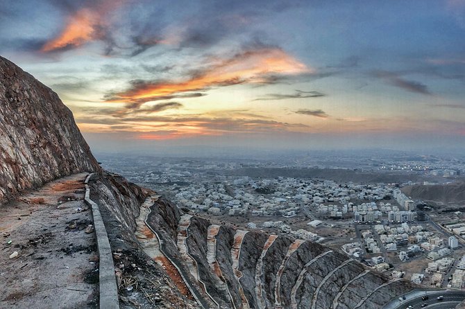 Oman Explorer: City, Wadis, and Desert 5-Day Adventure - Nizwa Souq, Nizwa Fort Views, and Al Hamra Village Life