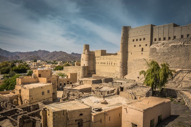 Oman Grand Canyon, Jebel Shams & Nizwa Full Day Tour - Muscat pickup and the 9-hour rhythm