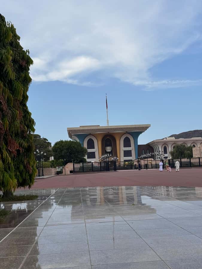 Oman:Group Muscat City Tour With Pick Up & Free Lunch/Dinner - Royal Opera House Muscat: art architecture, with a ticket choice