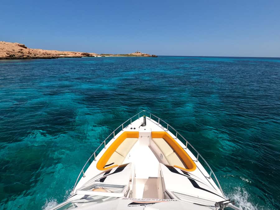 Oman: Snorkeling Trip at Daymaniyat Islands - Should you book Oman Sea Tour for Daymaniyat snorkeling?