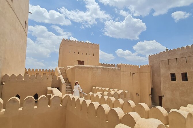 Private 2-Days Jebel Shams Overnight Camping Tours - Bahla Fort and Jabrin Castle, UNESCO and royal residence vibes