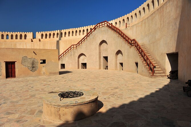 Private Day Trip to Nizwa, Jabal Akhdar (Green Mountain) & Birkat Al Moz - Guides and flexibility: why this tour often feels personal