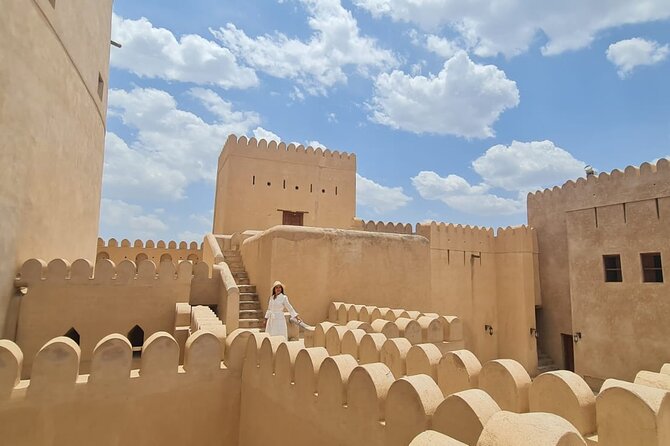 Private Friday Cattle Market-Nizwa and Jebel Akhdar-Full-Day Tour - Birkat Al Mauz ruins, the easy entry to Jebel Akhdar