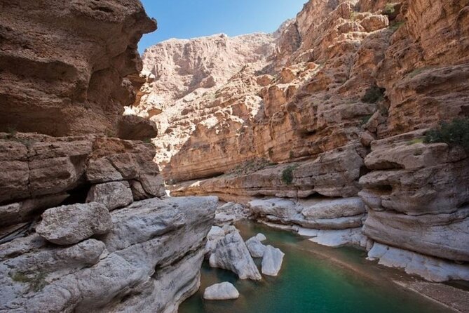 Private Full-Day Wadi Shab and Bimmah Sinkhole Tour - Timing: how the 8:30am start helps your whole day