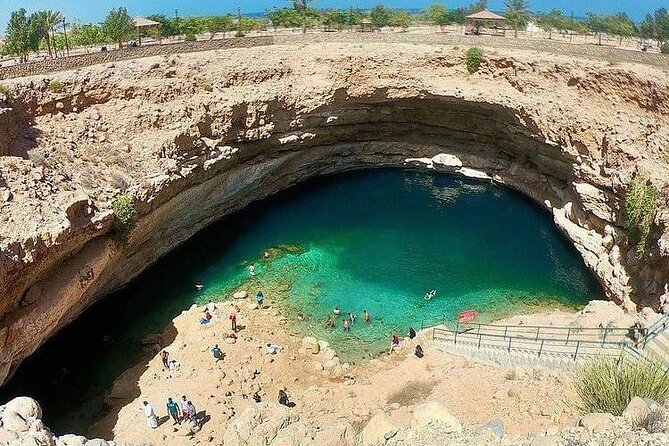 Private Full-Day Wadi Shab and Bimmah Sinkhole Tour - Picnic time in Wadi Shab: a small break that improves the whole day