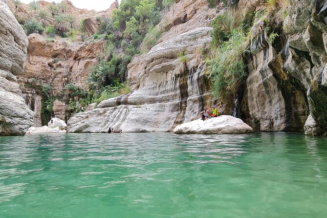 Private Full-Day Wadi Tiwi and Bimmah Sinkhole Tour from Muscat - Wadi Tiwi: The Wadi Day That Actually Gives You Time