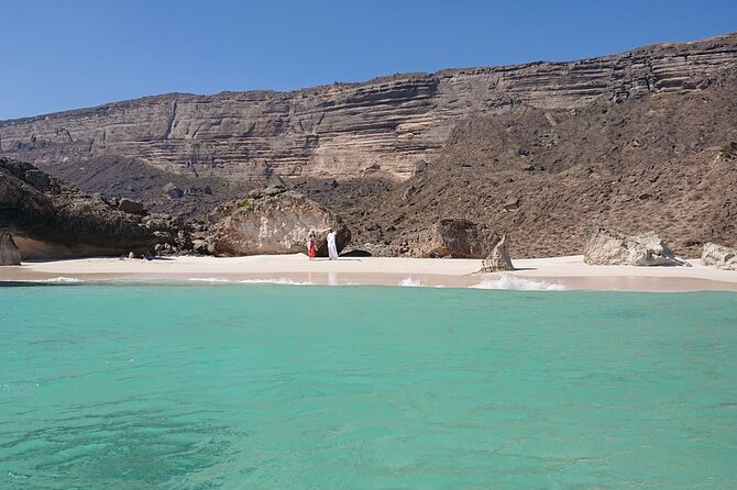 Private Guided Tour to West Beaches of Salalah - West Salalah’s Secret Rhythm: Beaches, Caves, and Quiet Space