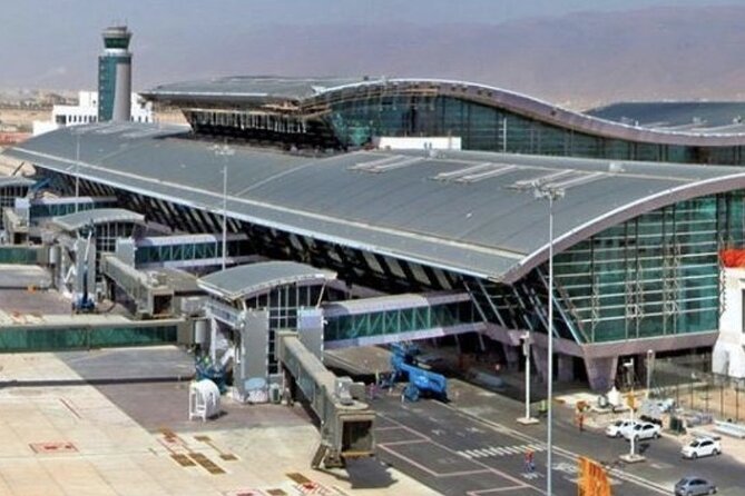 Private Luxury Airport Transfer From & To Salalah Airport - Salalah Airport Arrival: The Simple Magic of a Name Sign