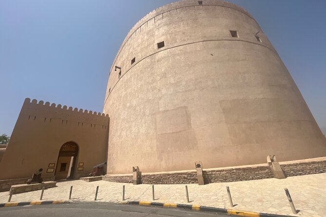 Private Muscat City Tour - Al Alam Palace, Mirani Fort, and Jalali Fort photo moments