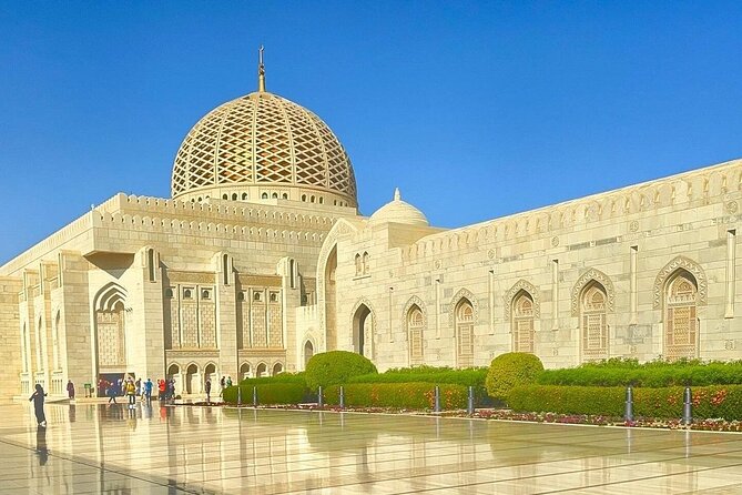 Private Muscat City Tour - Full Day - Bait Al Zubair Museum: Weapons, Costumes, and a Whole Omani Village Outside