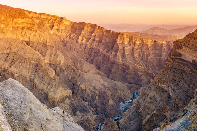Private Muscat tour to the Grand Canyon Nizwa - Al Hamra’s old town: mud-brick calm in the Hajar Mountains