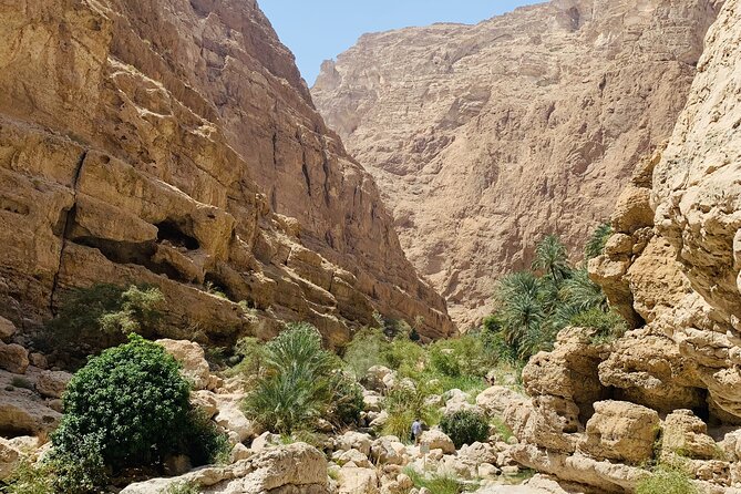 Private Oman Desert Overnight in Wahiba Sand and Wadi Exploration - Bimmah Sinkhole: The Turquoise Crater Stop Before Muscat