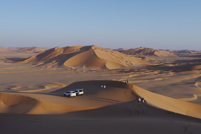 Private tour - Empty Quarter desert adventure - Wadi Dawka + Ubar - Wadi Dawka UNESCO stop, frankincense trees and a rocky mountain reset
