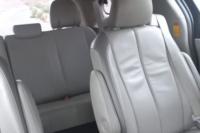 Private Transfer Arrival or Departure Muscat Airport - 30 Minutes Around Muscat, Plus the Mosque You Might See